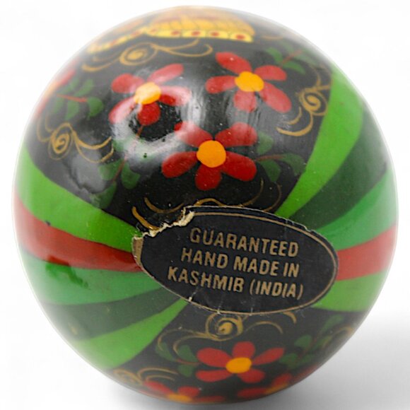 Handmade Kashmir Papier-Mâché Decorative Egg With Floral & Butterfly Design - Picture 5 of 7